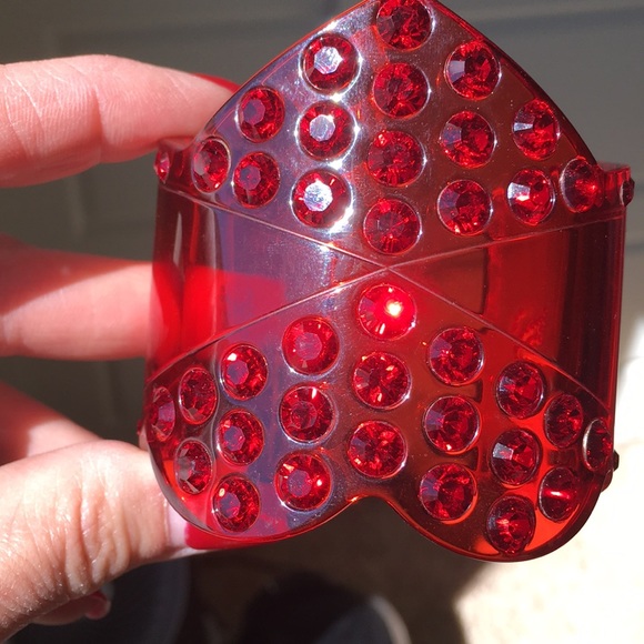 Louis Vuitton Heart shape rhinestone cuff bracelet - Picture 6 of 12